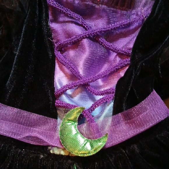 Enchanting Purple and Green Witch Costume for Kids - Picture 4 of 7